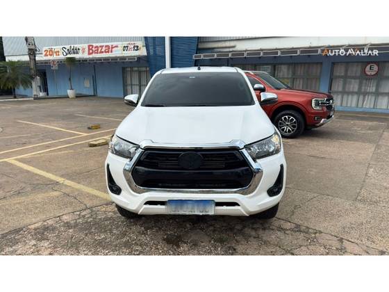 TOYOTA HILUX 2.8 D-4D TURBO DIESEL CD SRV 4X4 AUTOMÁTICO